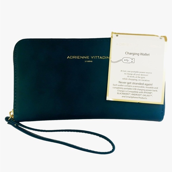 Adrienne Vittadini Handbags - CHARGING WALLET Adrienne Vittadini NWT Brand New Wristlet